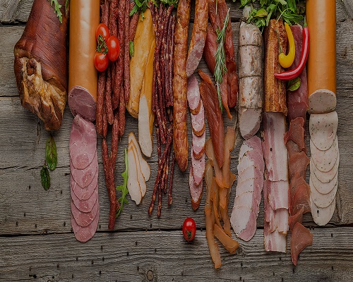 Sausage Coloring and Its Influence on Culinary Presentation